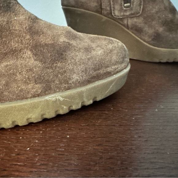 UGG Brown Sandra Leather and Shearling Wedge Knee-High Boots, Sz 9 - Picture 5 of 13